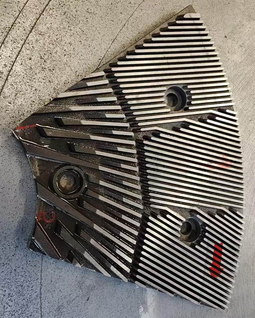 Placa de fabricación de papel y refinador de pulpa