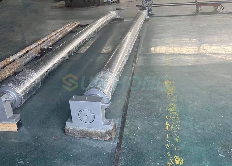 Rollo curvo de arco para una máquina de papel