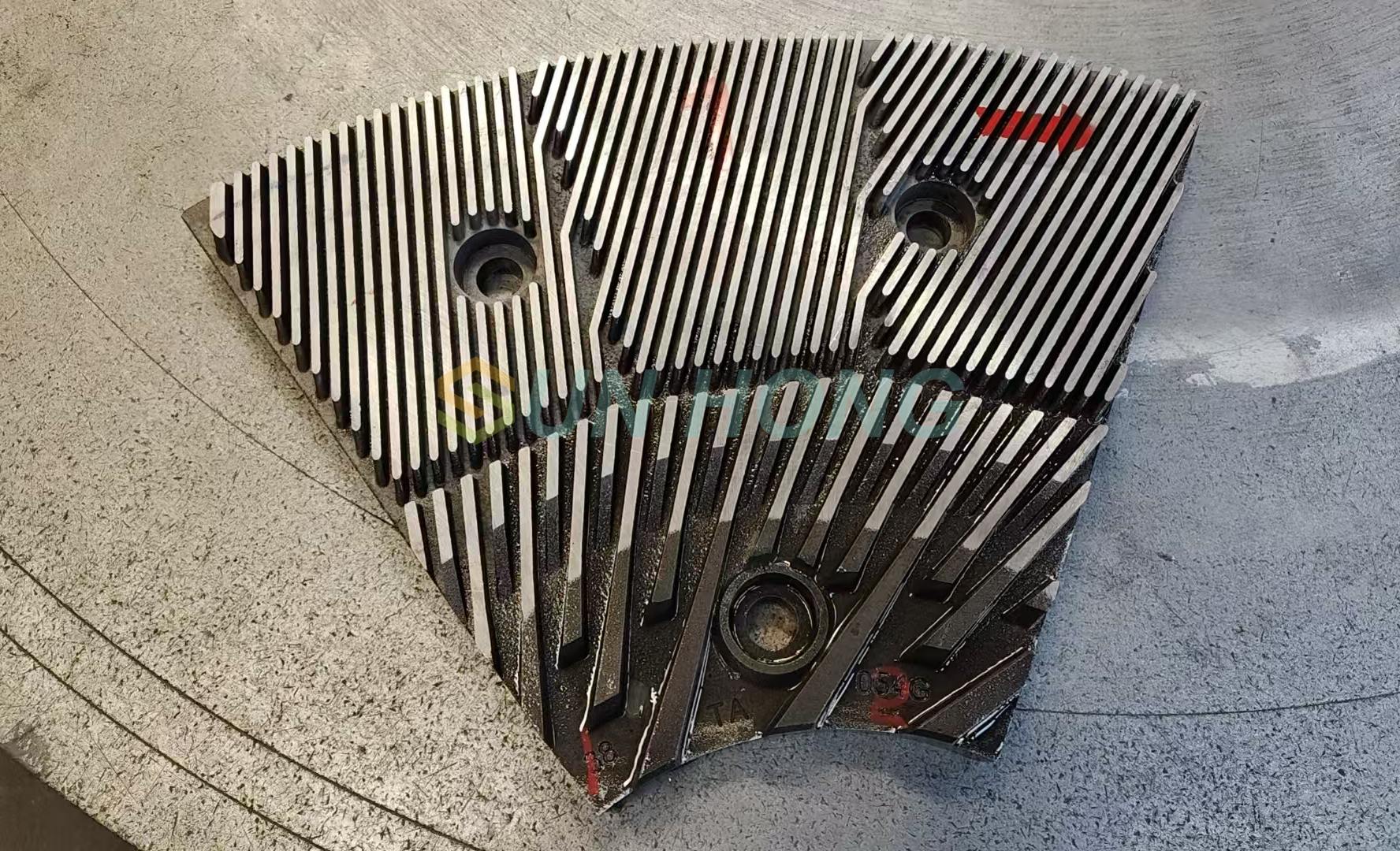 Placa refinadora para fabricación de papel y pulpa