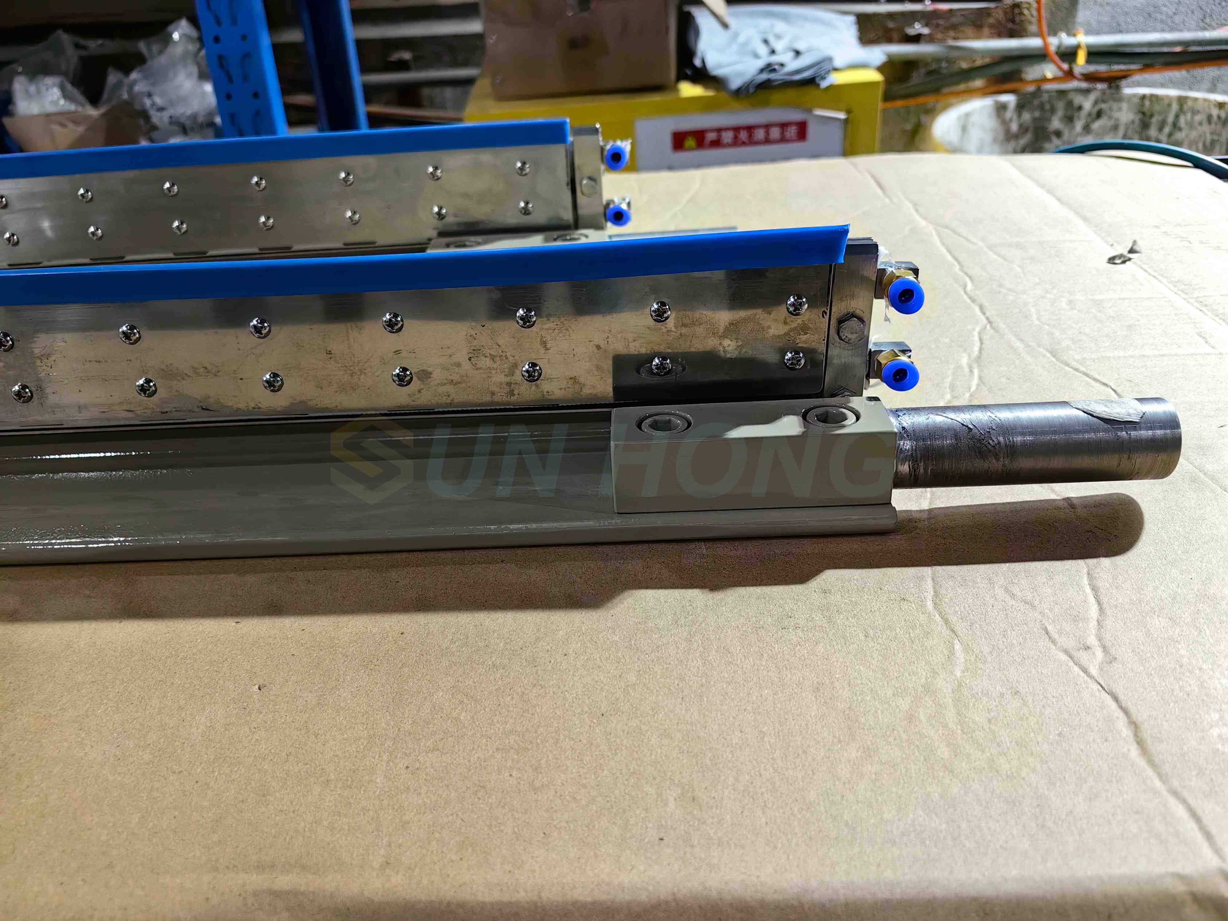 Porta cuchillas para máquina de papel