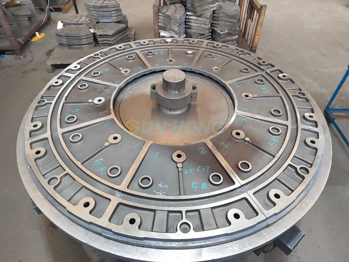 Placa refinadora para fabricación de papel y pulpa