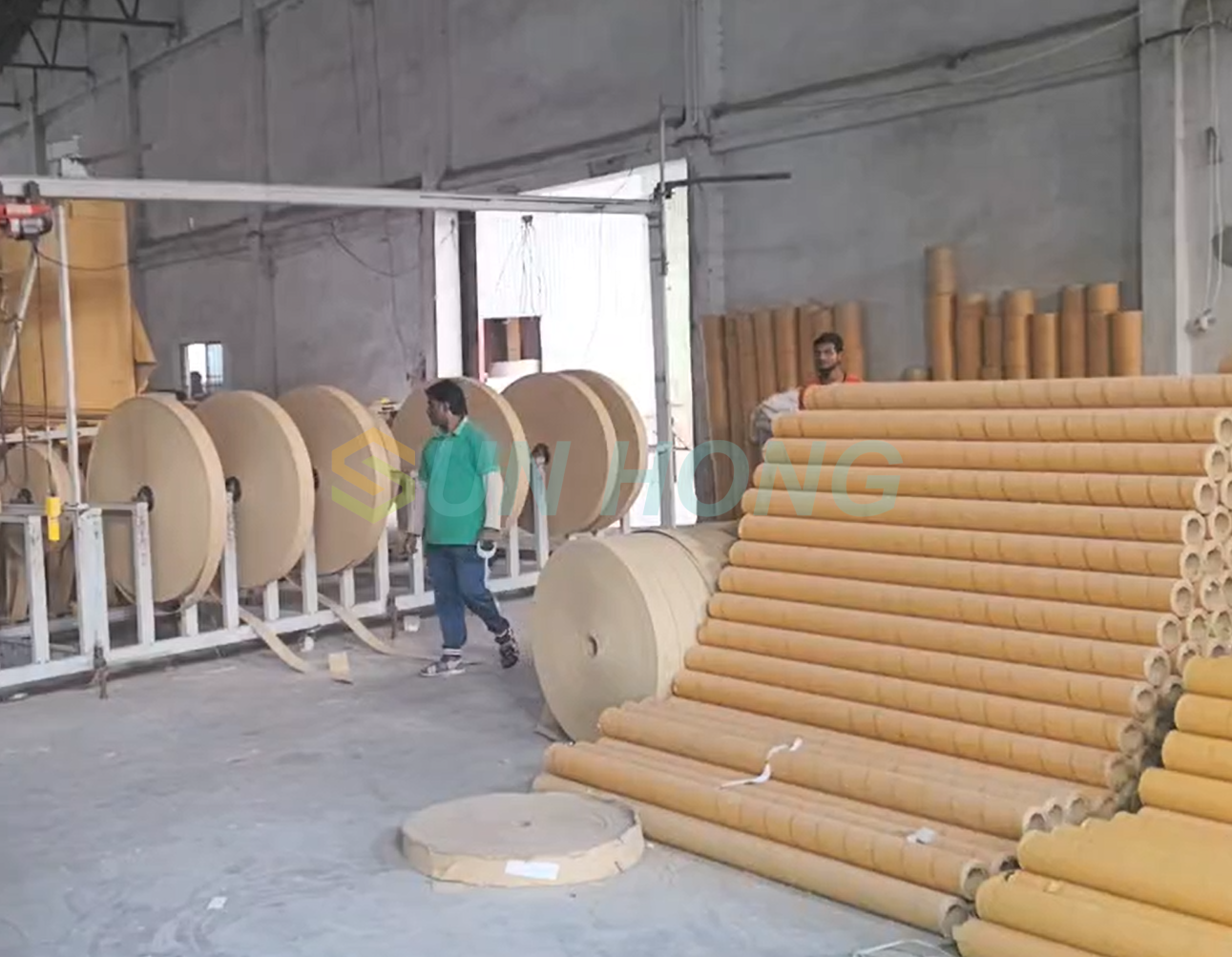 Máquina de tubo de papel CNC de cuatro cabezas