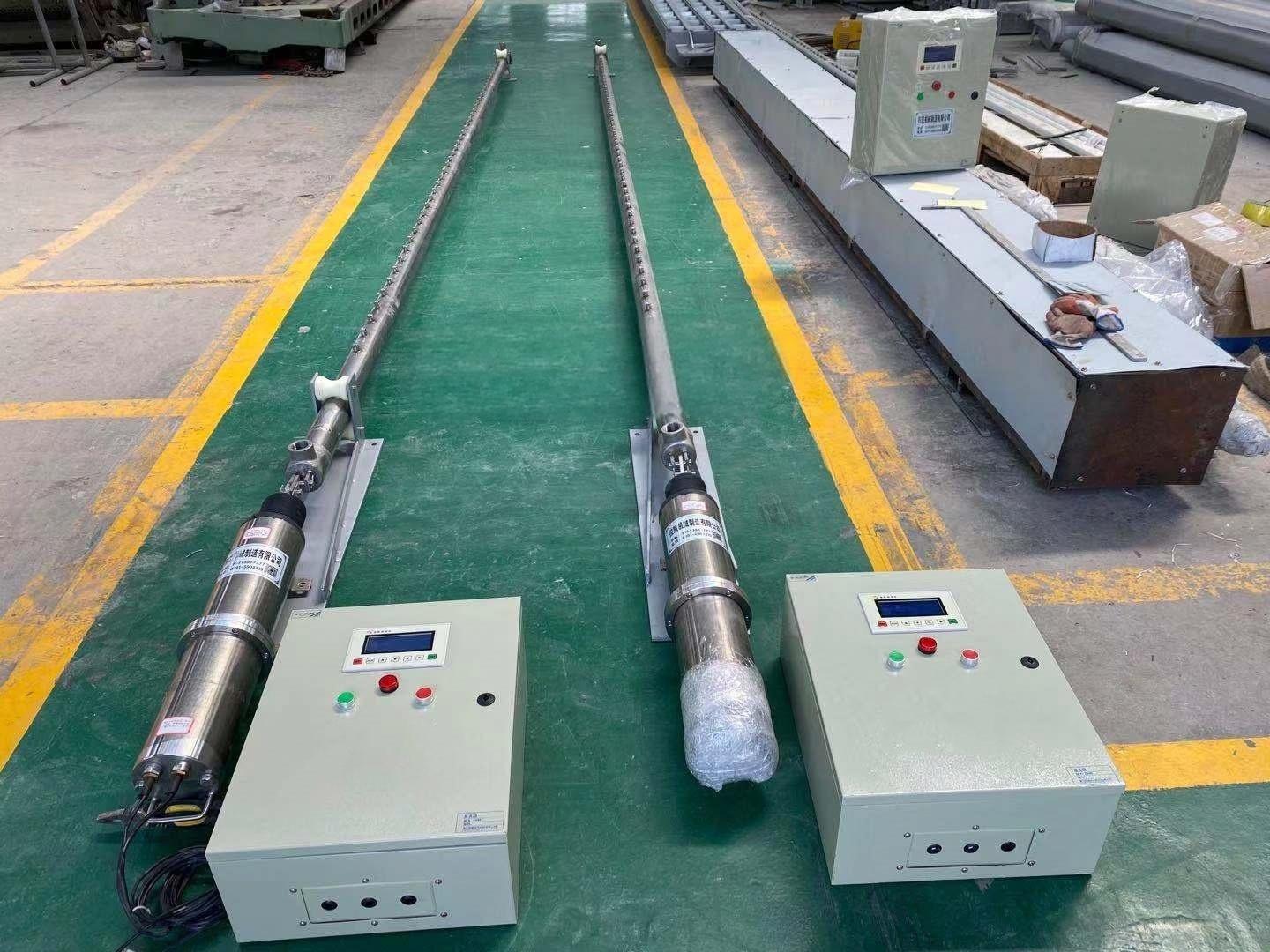 Oscilación del tubo de ducha de la máquina de papel para una limpieza uniforme de la tela
