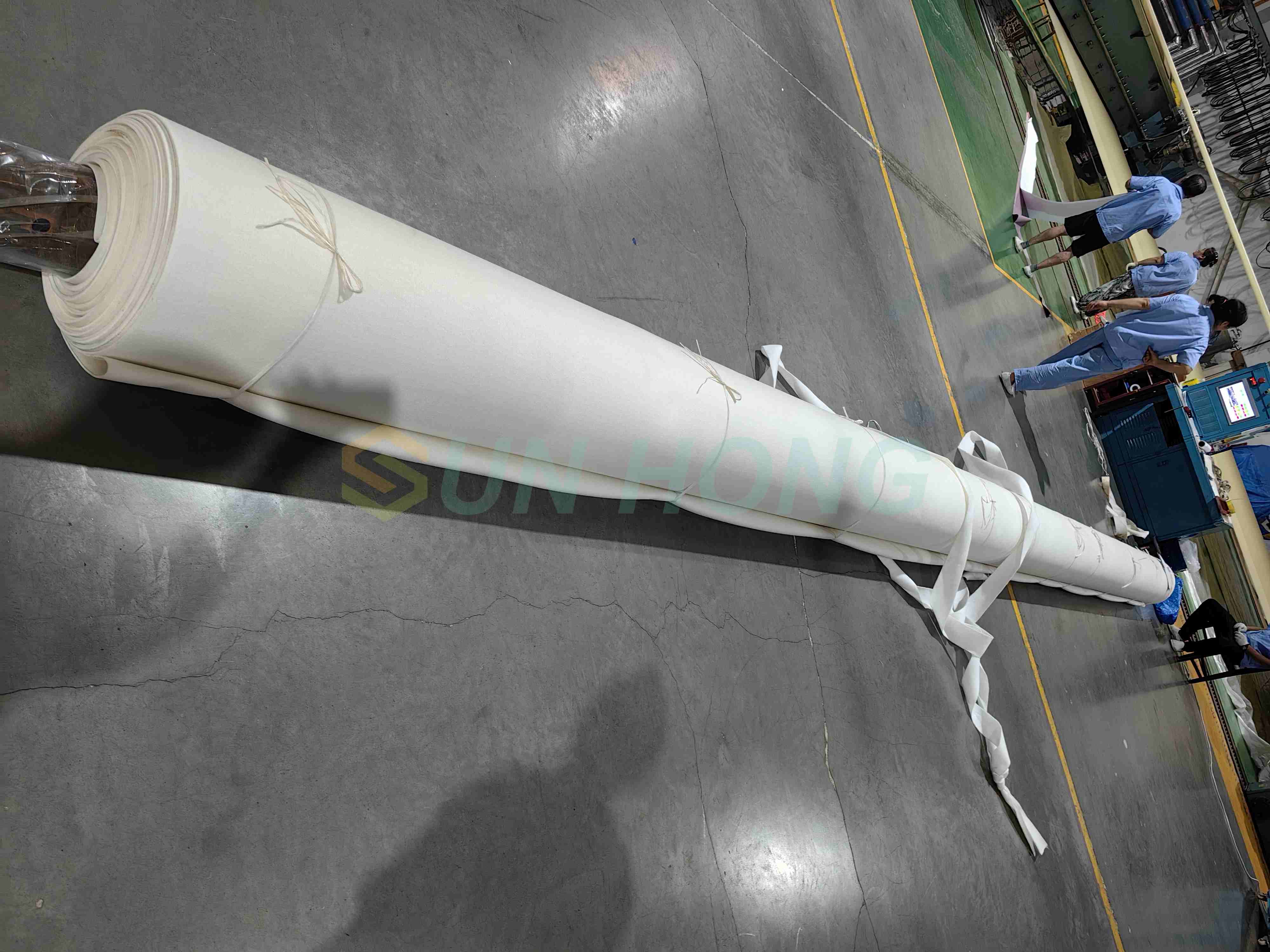 Reducci&oacute;n del desgaste de la ropa de la m&aacute;quina de papel